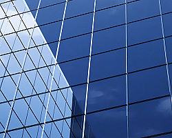 Pele de vidro em fachada