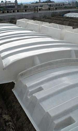 Instalação de domus de fibra de vidro Instalação de domus de fibra de vidro