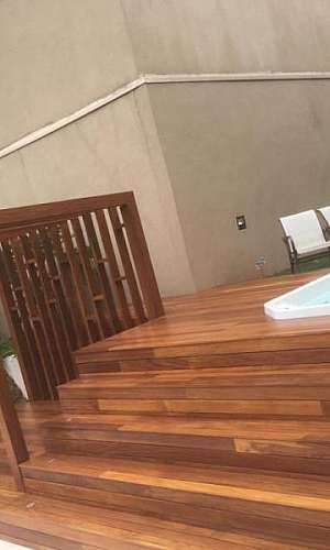 Pergolado de madeira com deck Pergolado de madeira com deck