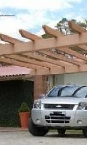 Pergolado de madeira rústica Pergolado de madeira rústica